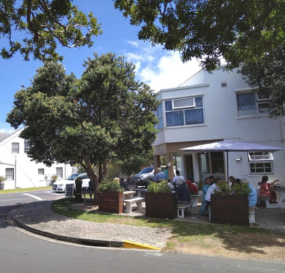 Matshana Lodge Hermanus Exterior photo